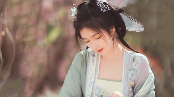 强势圈养，金丝雀她很乖了书名叫什么_薄京慈姜柠
