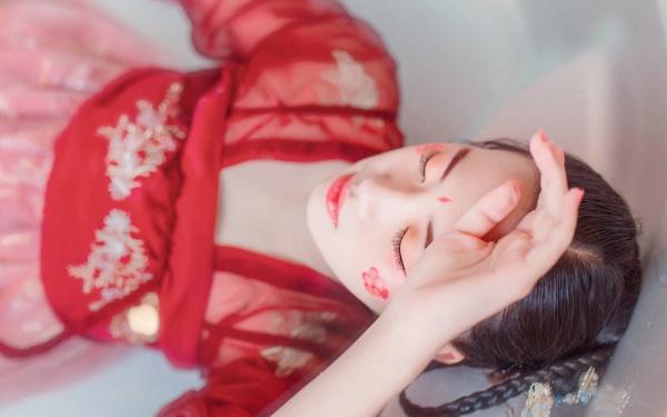 《系统成精爱装逼》完结版精彩阅读 系统成精爱**精选章节