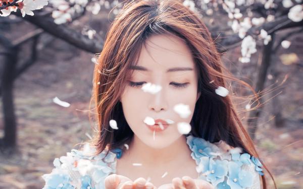 万人嫌女主堕魔后，全员后悔免费试读 陆凌霜谢湮小说章节目录