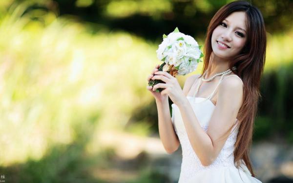 闻溪洛卿凰章节目录 《女帝带回来个穿越男，君后殿下登基了》全文阅读