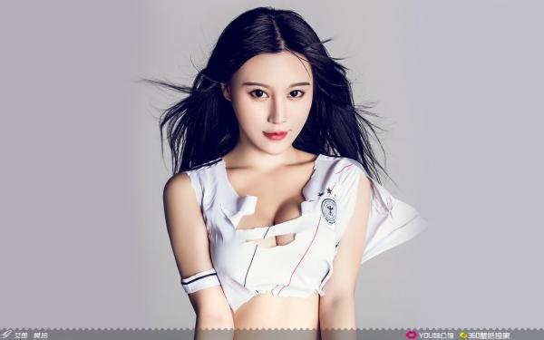 《钱薇钱波》小说完结版精彩试读 全家穿八零，带神豪系统赚万两金小说阅读